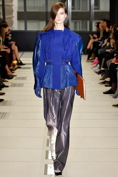 Look 34